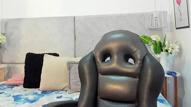 naomiii__ — twerky without panties