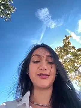 Ninabigtitied — finger fuck + outdoor squirt