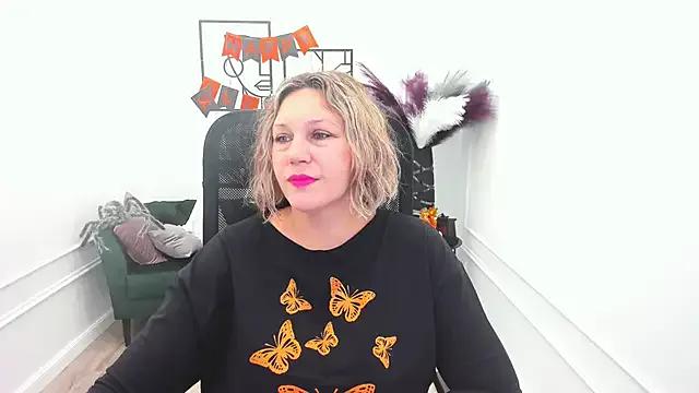 NinaStarle on StripChat 