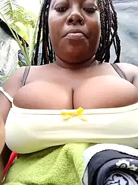 nini-will on StripChat 