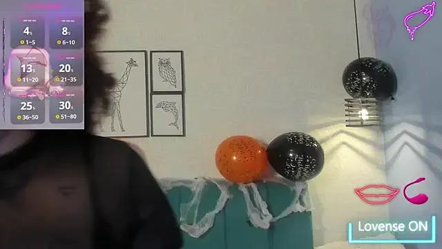 ninna_curly on StripChat