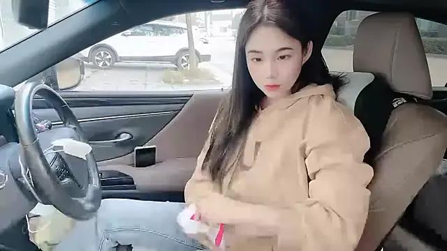 orla2021 on StripChat