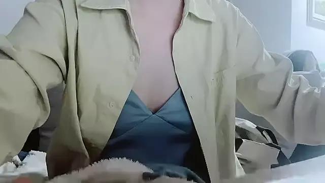 orla2021 on StripChat