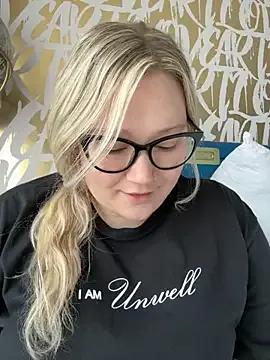 PiggyRose on StripChat 