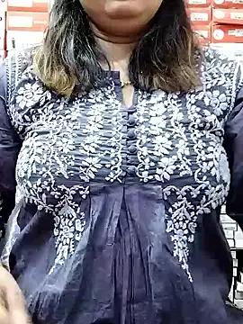 QueenHaryanaa on StripChat 