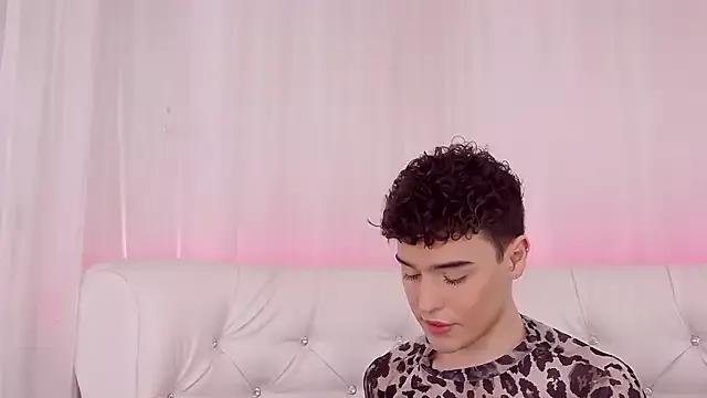 RobbyCharming on StripChat 