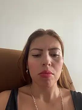 ROSE__15 on StripChat