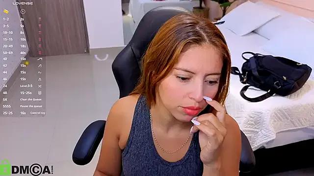 ROSE__15 on StripChat