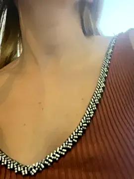 ROSE__15 on StripChat