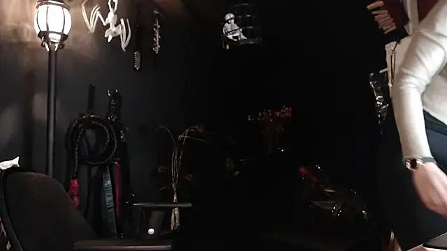 SabaTheCourtesan on StripChat