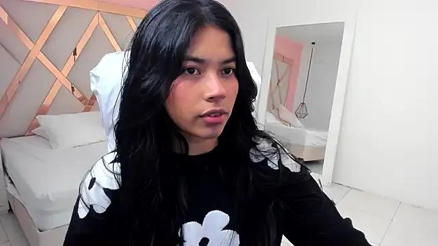 samantaa_shy on StripChat