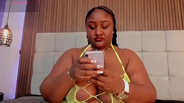 Saravy_Blandon on StripChat 