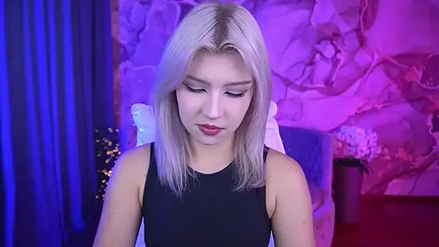 SelenaIris on StripChat 