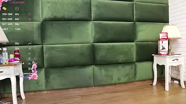 SelenSummer on StripChat 