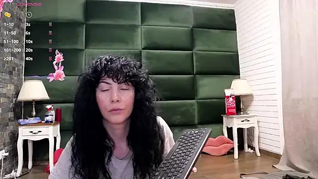 SelenSummer on StripChat 