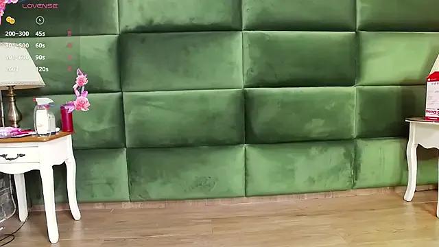 SelenSummer on StripChat 