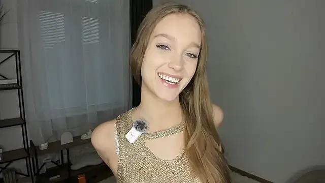 SerrenaAa on StripChat 