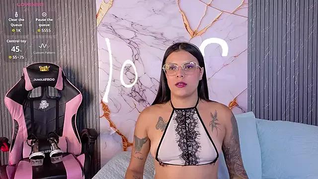 Shasa_8 on StripChat 