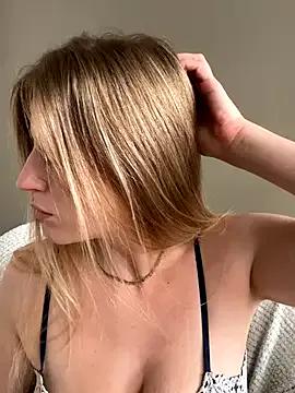 Sweety_Foxy69 on StripChat 