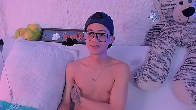 thiago_kinghot — air kisses