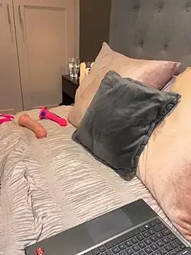 ThirstygirlCeCe — Finger my pussy 