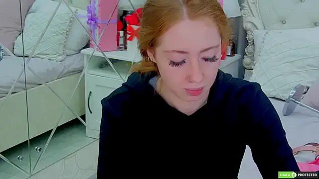 TinaBrook — Vibrate this pussy to hear a sweet moan