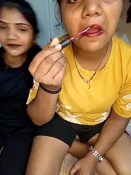 Unique_MomandDaughterrs on StripChat