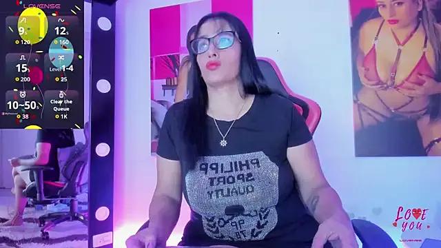 vaiolet_triana on StripChat