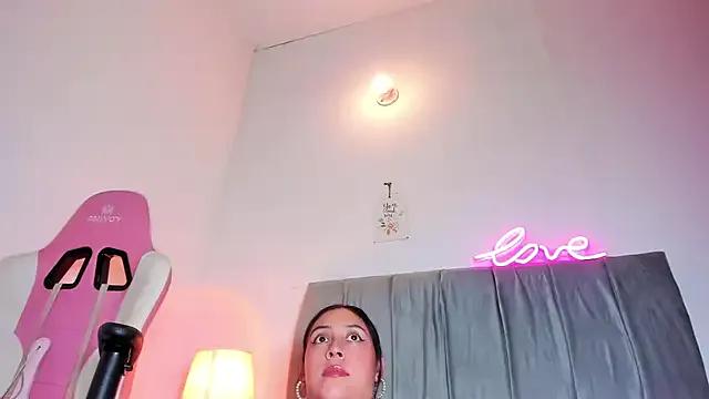 Valentinamolina_ on StripChat