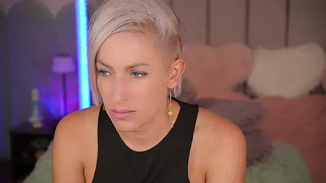 VickySecret96 on StripChat