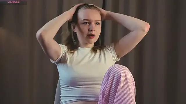 VinnieSerrano on StripChat 