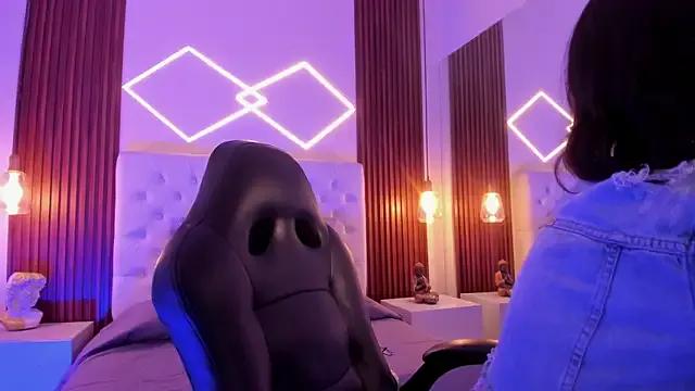 ZamabyCrucie on StripChat 