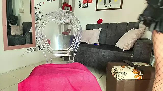 zully_jones on StripChat